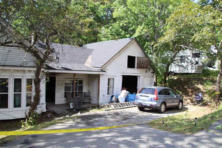 2 cats dead and tenants displaced in Bucksport fire