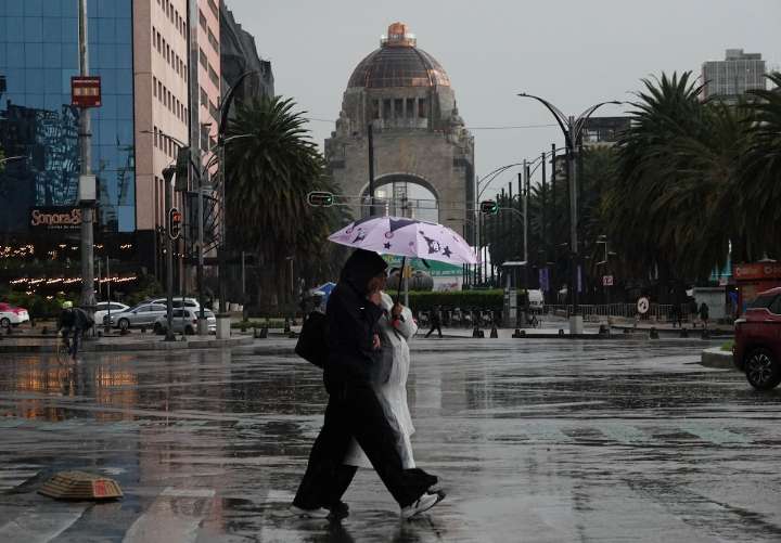 Lluvias muy fuertes afectarán 14 estados; continúa el calor extremo en el noroeste