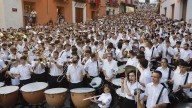 Más de 1.000 músicos hacen vibrar Ontinyent con la marcha mora «Chimo»