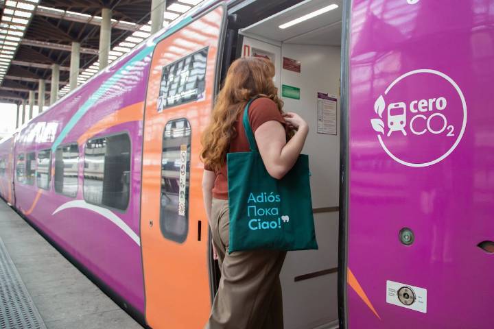 Renfe retira los trenes Avlo de la línea Madrid-Barcelona y mantendrá el servicio solo con AVE