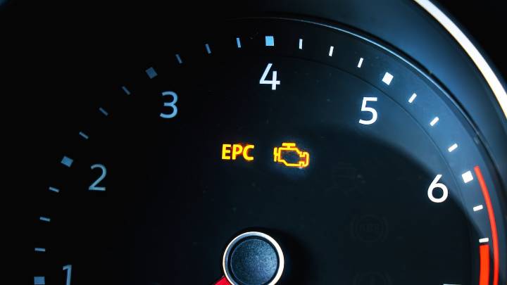 ¿Qué pasa si se encienden las letras EPC en el tablero del carro?: hay que actuar de inmediato