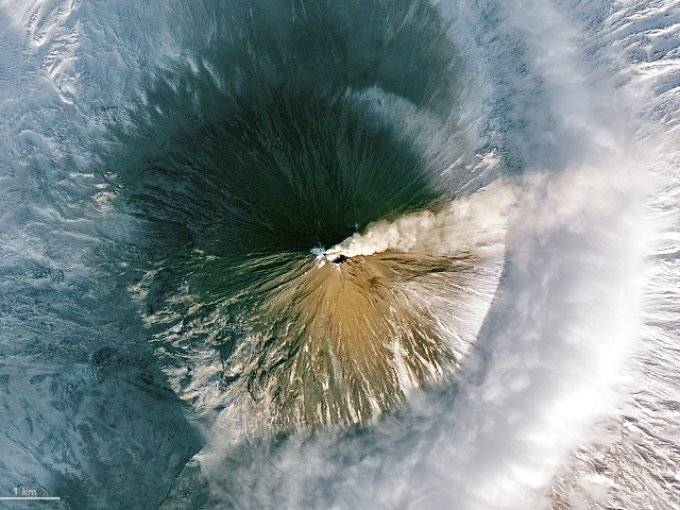 Segundo volcán entra en erupción en Rusia tras terremoto de 8,8