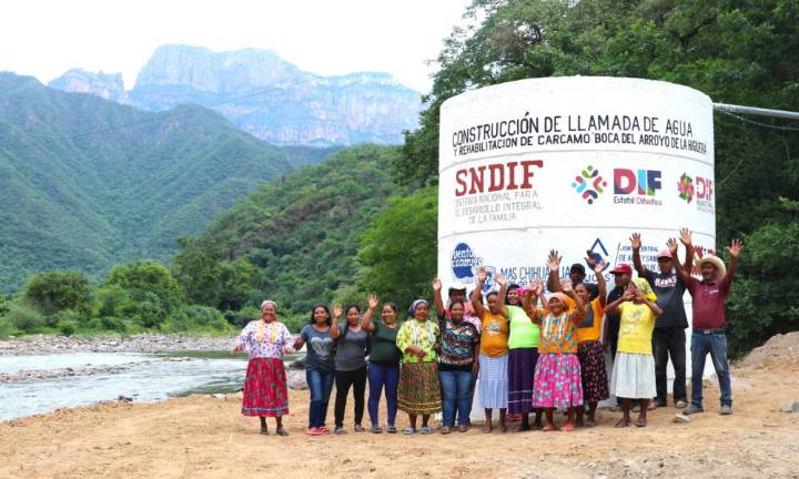 Mejora Gobierno del Estado viviendas y abasto de agua para 22 familias indígenas en Urique