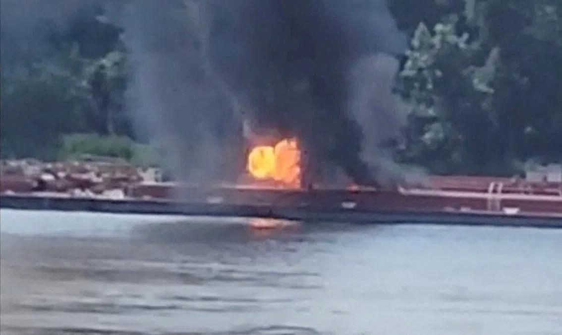 Update: Mississippi River reopens north of St. Louis after fatal helicopter crash