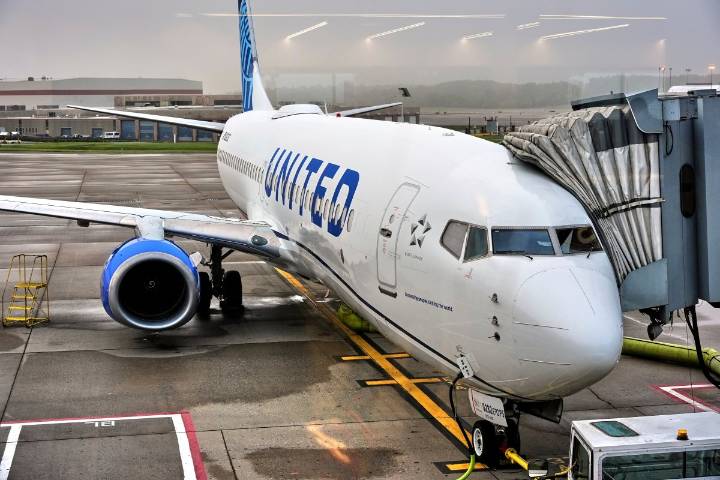 United Airlines reanuda vuelos tras interrupción por fallas técnicas