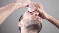 Gotas para la presbicia: ¿adiós a los anteojos para quienes ven mal de cerca?