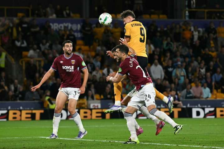 Leeds United crashes out of League Cup to Ethan Horvath’s Sheffield Wednesday