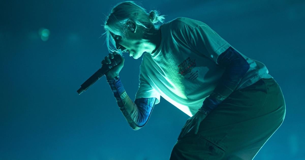 Linkin Park returns to St. Louis after more than a decade, new vocalist plays it safe