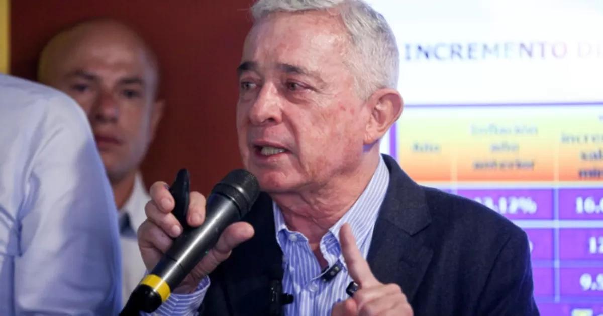 Caso Álvaro Uribe: rechazan medida clave con la que defensa quería frenar casa por cárcel