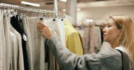 Una reconocida marca internacional llegó al país con descuentos exclusivos y ropa desde $ 4900