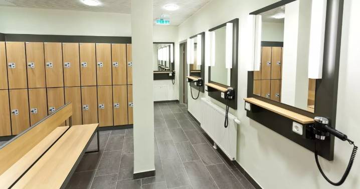 Police called to Rutherglen gym after 'phone and wallet nicked' from locker