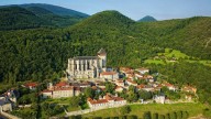 Uno de los pueblos más bonitos de Francia está cerca de Aragón: una joya medieval
