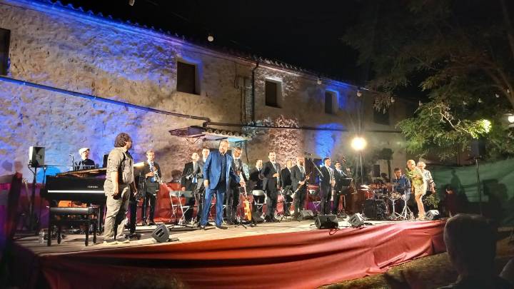 Roger Mas canta a la luna, por Gemma Sardà