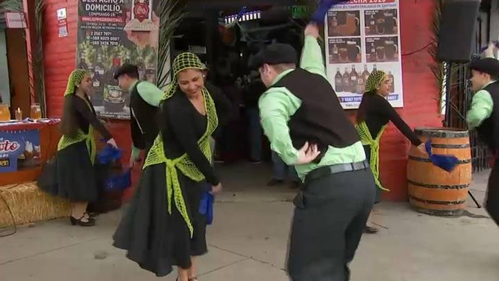¡Viva Chile!: Independencia inauguró las Fiestas Patrias con bailes típicos en "Las Pipas de Einstein"