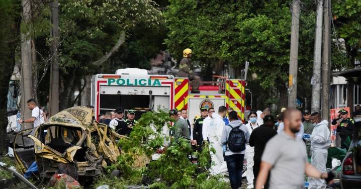Dos ataques mortales con explosivos sacuden a Colombia