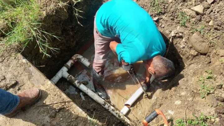 CAPASHH da mantenimiento a la red de agua potable de Santa Ana