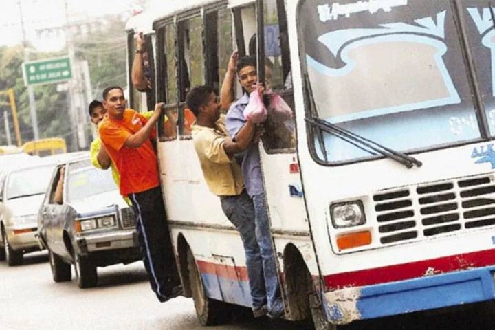 Poco transporte público urbano sigue circulando en Carabobo