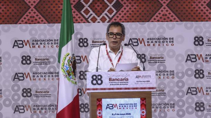 Nombres, nombres y... nombres / Pacta AMIIF con Salud acopio directo de medicinas, BIRMEX el desafío, 40% de desabasto y SHCP otro escollo