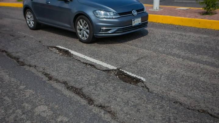 Paseo de la Venta registra baches