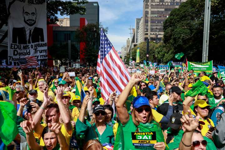 Actos a favor de Bolsonaro atacan a Lula y al Poder Judicial en medio de elogios a Trump