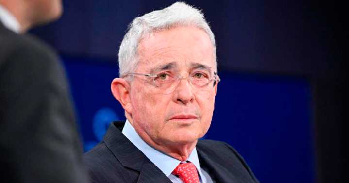 Uribe recupera la libertad: tribunal frena decisión del Juzgado 44 de Bogotá