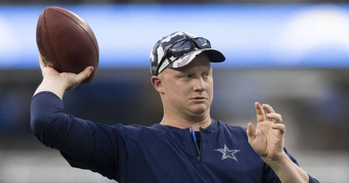 The Saints release one tight end to claim another one off waivers. Here's who they signed.