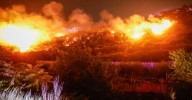 Cenes de la Vega cancela los fuegos artificiales por "riesgo" de incendios tras el declarado este sábado