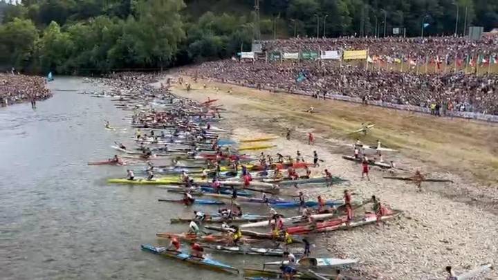 Emoción, nervios y hasta alguna piragüa perdida: así vivieron los palistas la multitudinaria salida del Descenso del Sella