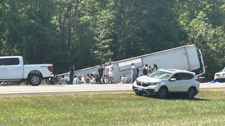 Al menos 52 heridos al volcar un autobús turístico al norte del estado de Nueva York