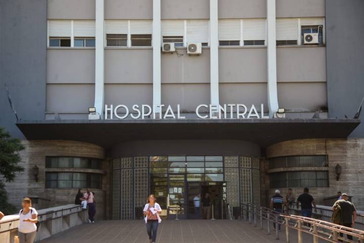Tope salarial: el Gobierno rechazó el reclamo de una médica del Hospital Central