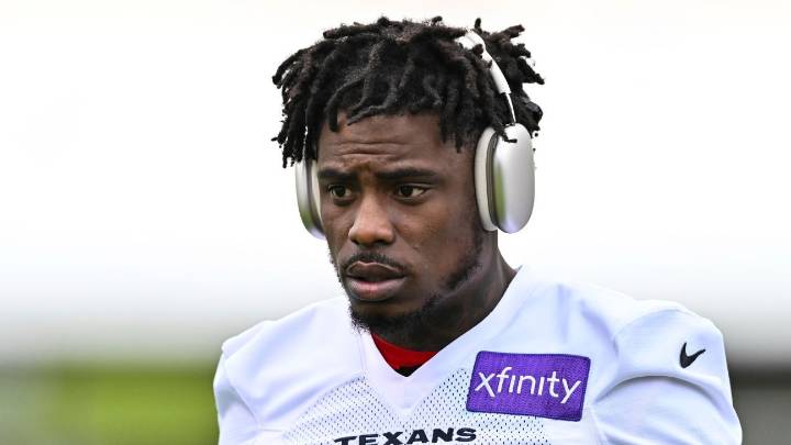 Texans' C.J. Gardner-Johnson carted off with apparent leg injury