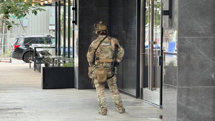 Austin SWAT arrests man at The Quincy apartments