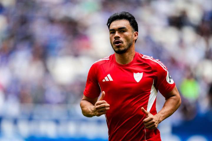 Duro golpe a Gabriel Suazo: en Sevilla confirman la peor noticia para el chileno a días del inicio de La Liga