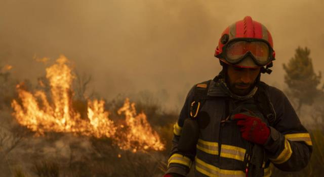Recrudecen incendios en Galicia y Castilla