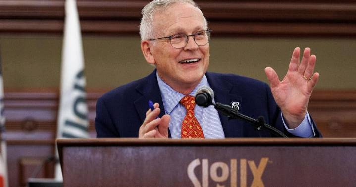 Moore, Watters won't seek reelection to Sioux City Council
