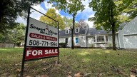 Average rate on a 30-year mortgage holds steady at lowest level in nearly 10 months