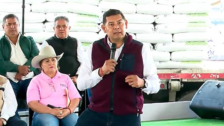 Armenta se deslinda del caso de alcalde prófugo de Ahuazotepec; “es un asunto de la Fiscalía”