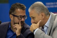 Santos fires coach and Neymar in tears after 6