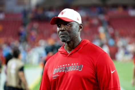 Todd Bowles Throws Shilo Sanders Under the Bus in 1-Word Message After Bucs Rookie’s Ejection Bucs rookie safety’s preseason spotlight turned sour after a heated moment earned him an ejection and a st
