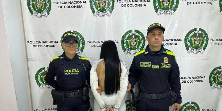 Así fue la cinematográfica persecución policial a una mujer armada por hurto a un ciudadano, en Bucaramanga