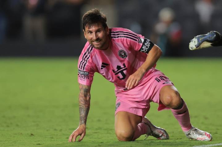 Deadspin | Lionel Messi (leg) out vs. Pumas as Miami monitors recovery