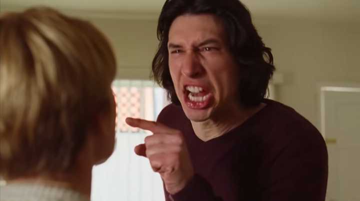 La intensa discusión entre Scarlett Johansson y Adam Driver se está utilizando para ahuyentar a los lobos en la vida real. Sí, has leído bien