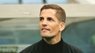 Hospitalizan al entrenador Robert Moreno con una crisis hipertensiva en medio de un partido