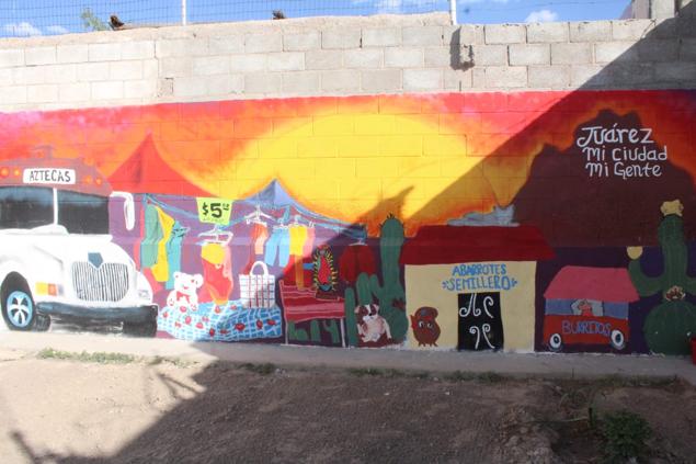 Develaron mural en el Centro Comunitario Azteca
