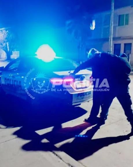 Violó la domiciliaria y huyó en moto: terminó detenido junto a una mujer en pleno operativo policial