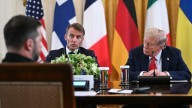 El cese del fuego es "una necesidad", dice Macron en reunión con Trump y Zelensky