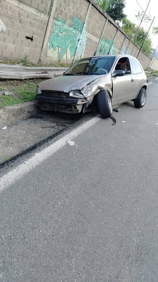 Dos personas heridas, incluida una octogenaria, tras accidente en el kilómetro 30 de la Panamericana