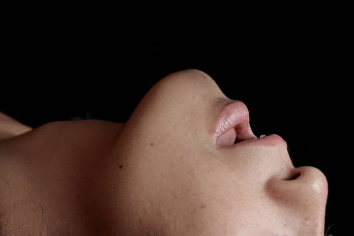 Columna de María Marín:¿Es válido fingir en la cama?