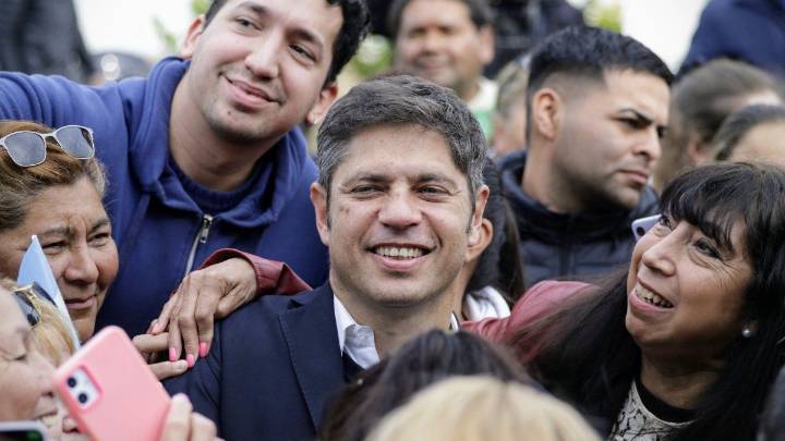 Kicillof chicaneó a Milei: "Estuvo 5 minutos en La Matanza y huyó de los vecinos"