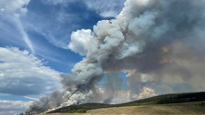 'Rain will not put the fire out,' Dollar Lake incident managers say